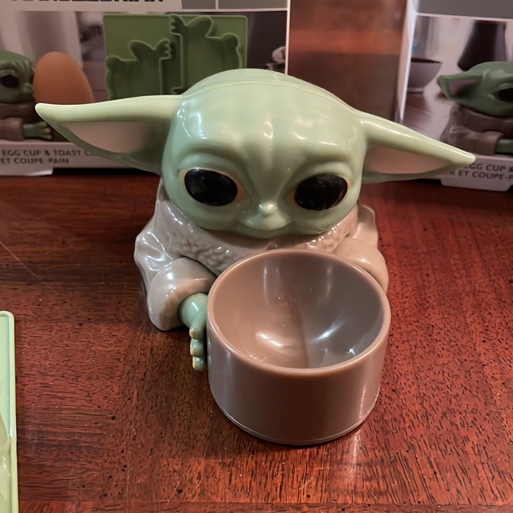 Star Wars The Mandalorian The Child Egg Cup and Toast Cutter New in Box